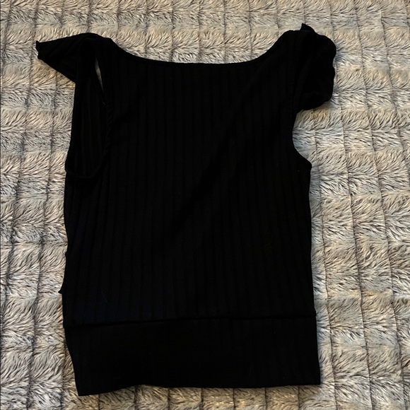 3/$15 Ruffle Top - Picture 4 of 4